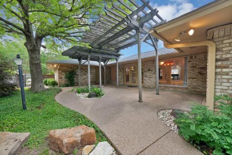 1008 Loch Lomond Drive Arlington TX 76012