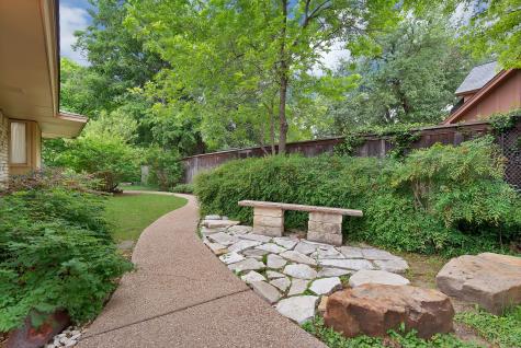 1008 Loch Lomond Drive Arlington TX 76012
