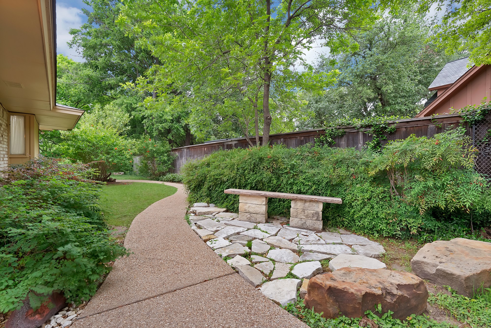 1008 Loch Lomond Drive Arlington TX 76012