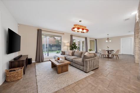 1008 Loch Lomond Drive Arlington TX 76012