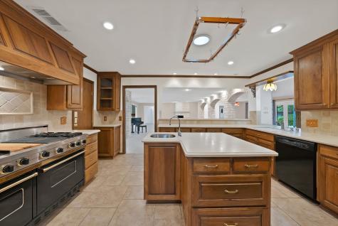 1008 Loch Lomond Drive Arlington TX 76012
