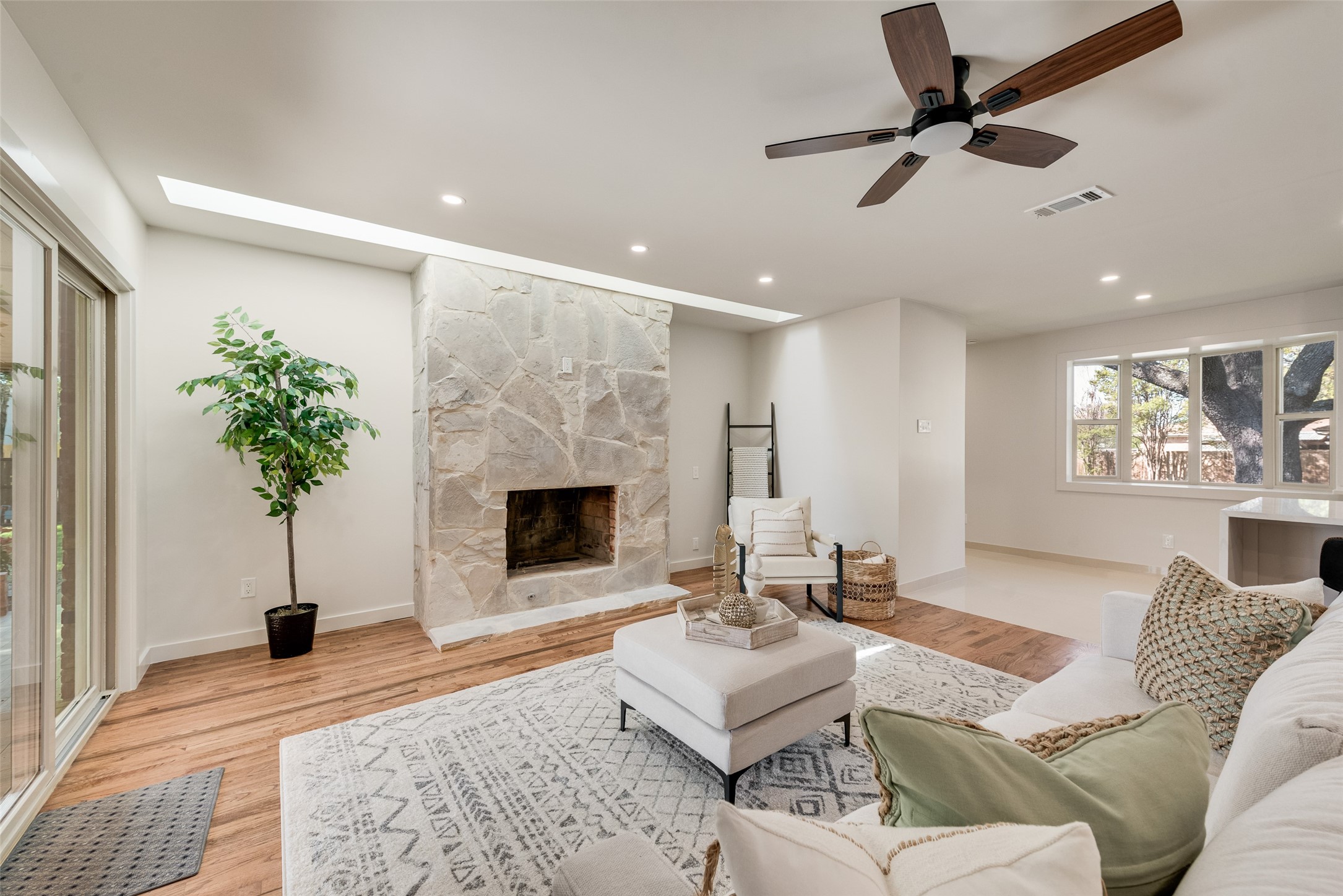 3106 Sharpview Lane Dallas TX 75228