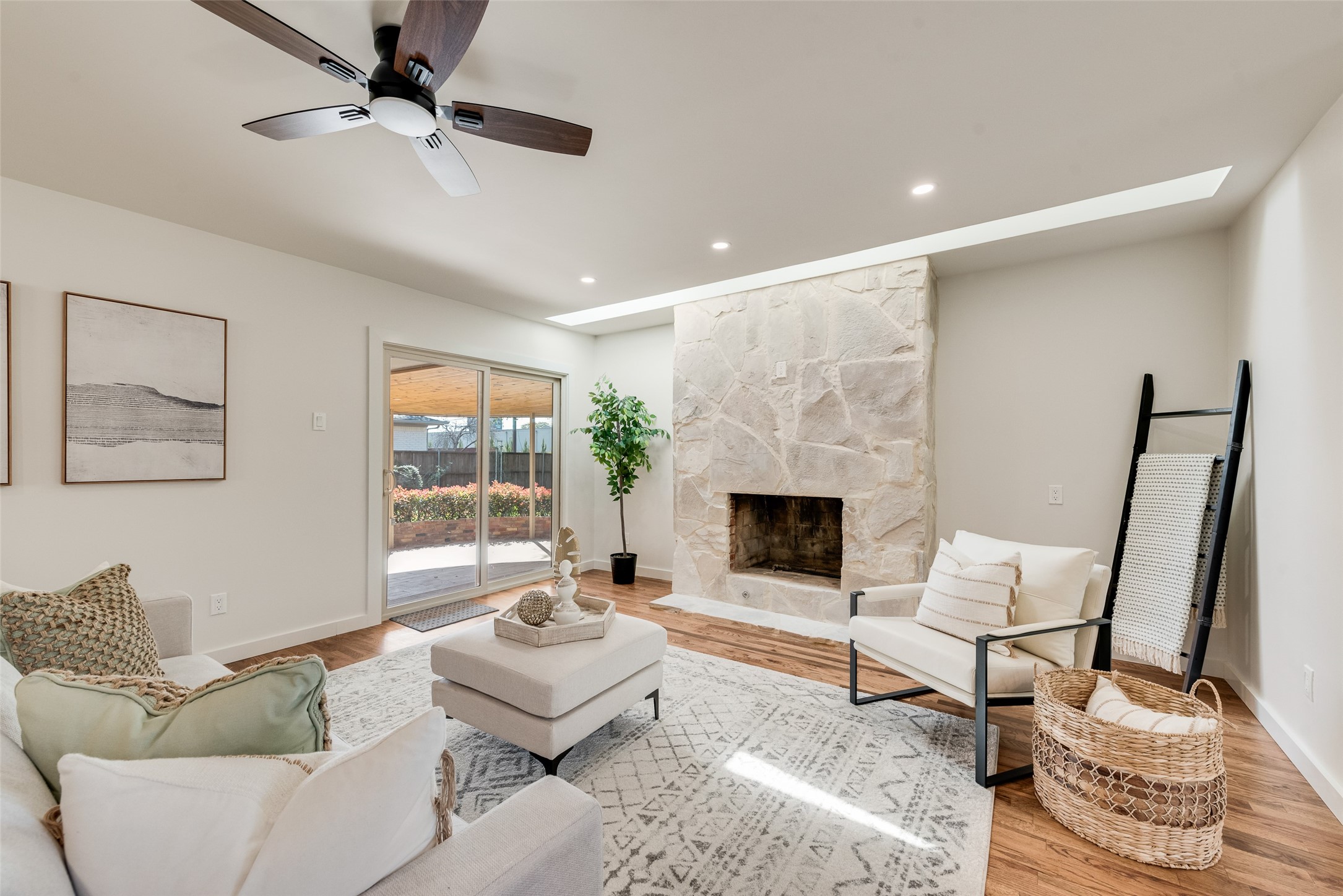 3106 Sharpview Lane Dallas TX 75228