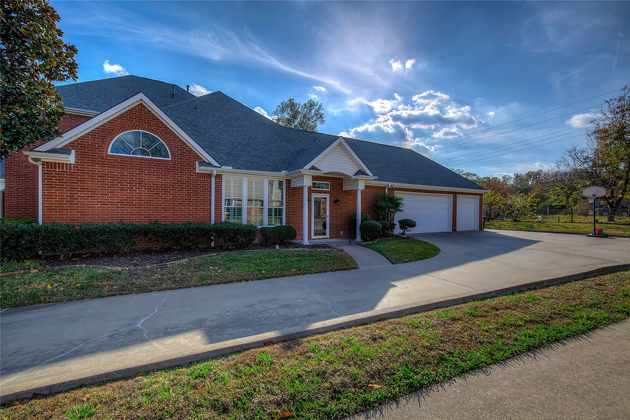 6404 Creekside Drive Greenville TX 75402