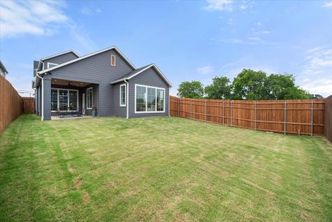 204 N Pine Street Roanoke TX 76262