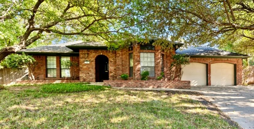 901 Clemson Court Arlington TX 76012