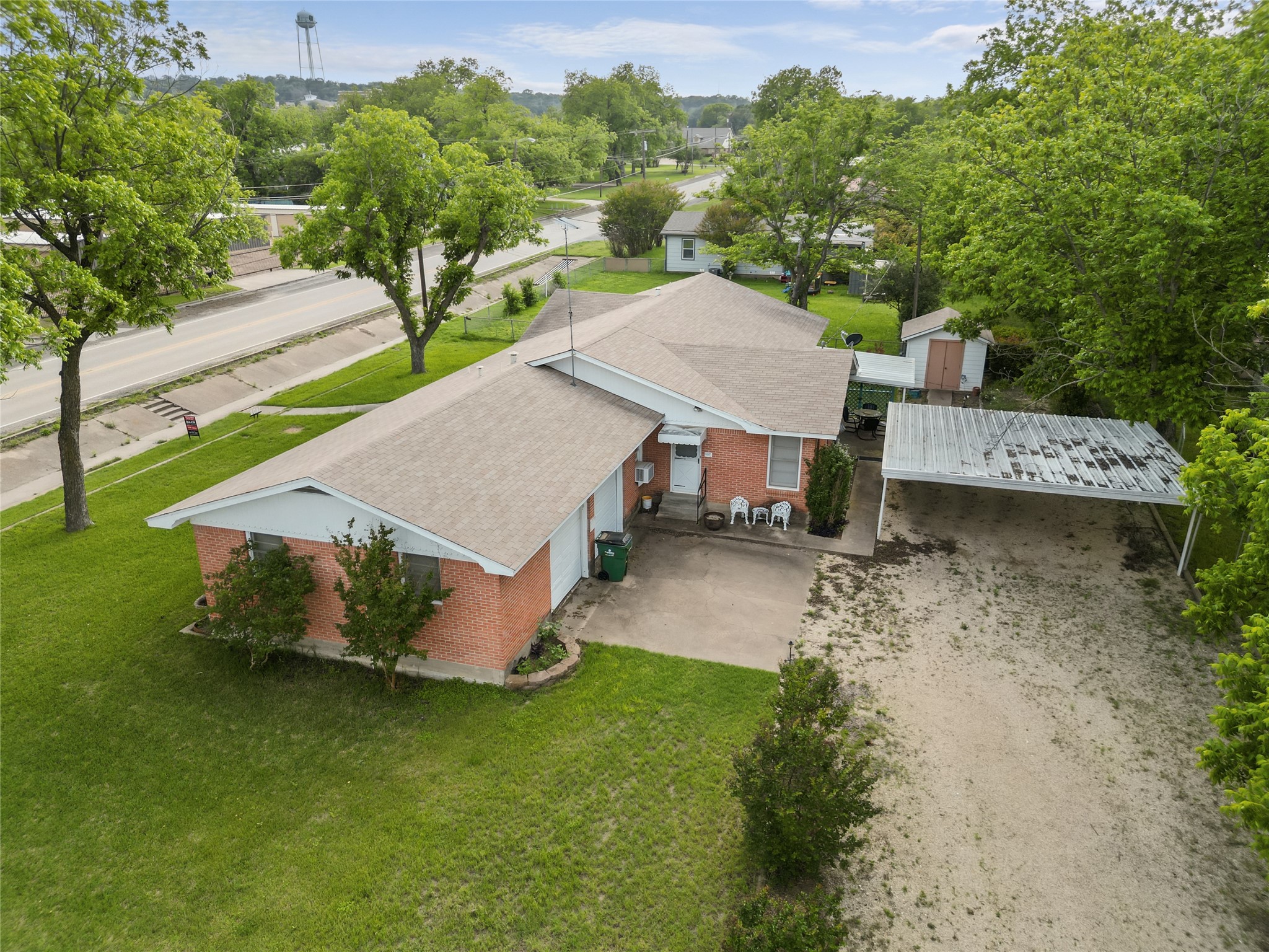 1403 W 5th Street Clifton TX 76634