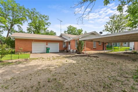 1403 W 5th Street Clifton TX 76634