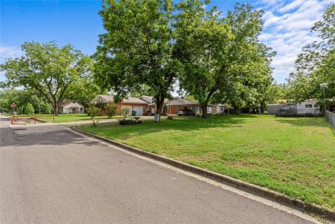 1403 W 5th Street Clifton TX 76634
