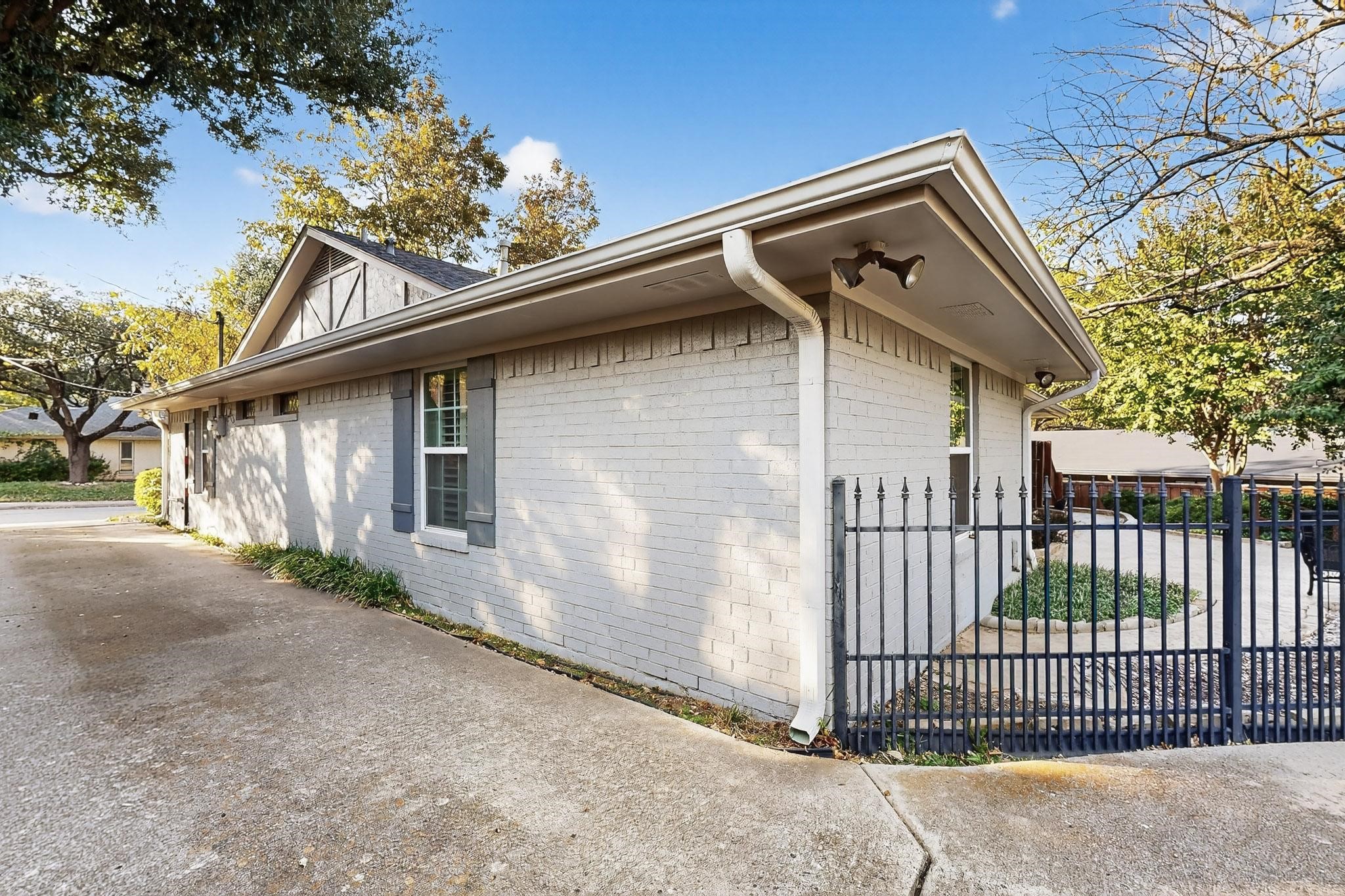 2620 Pearson Drive Dallas TX 75214