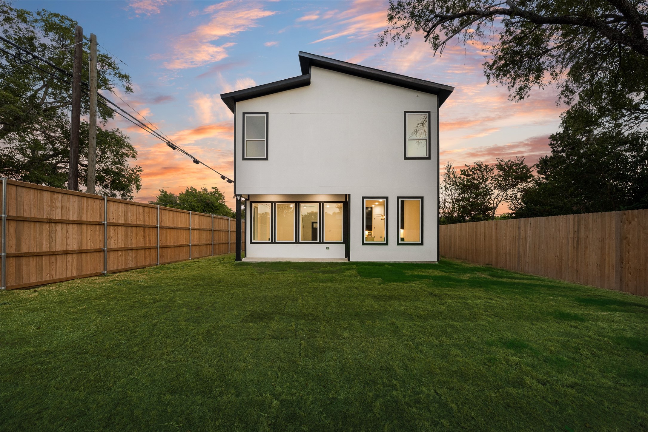 1651 E Overton Street Dallas TX 75216