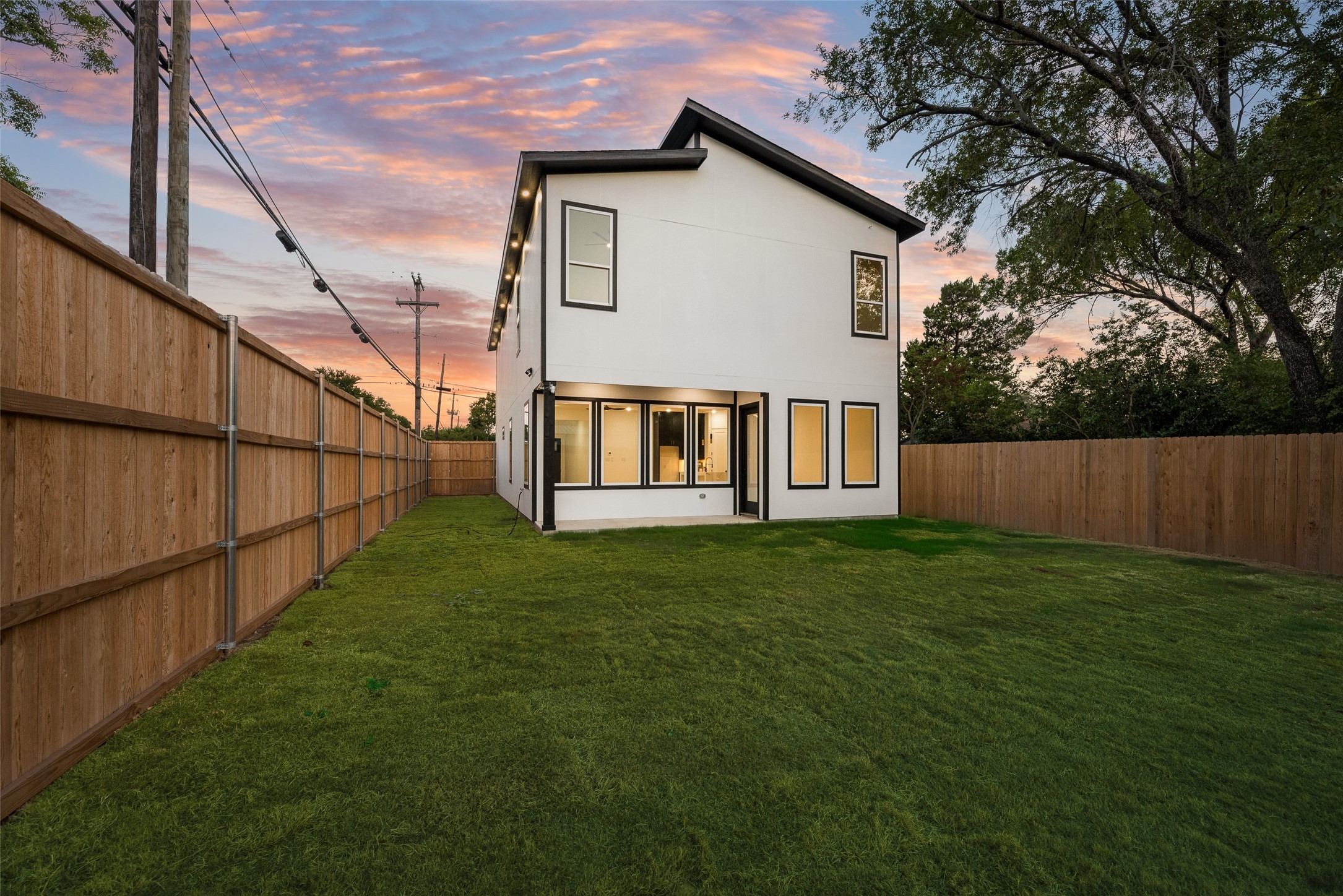1651 E Overton Street Dallas TX 75216