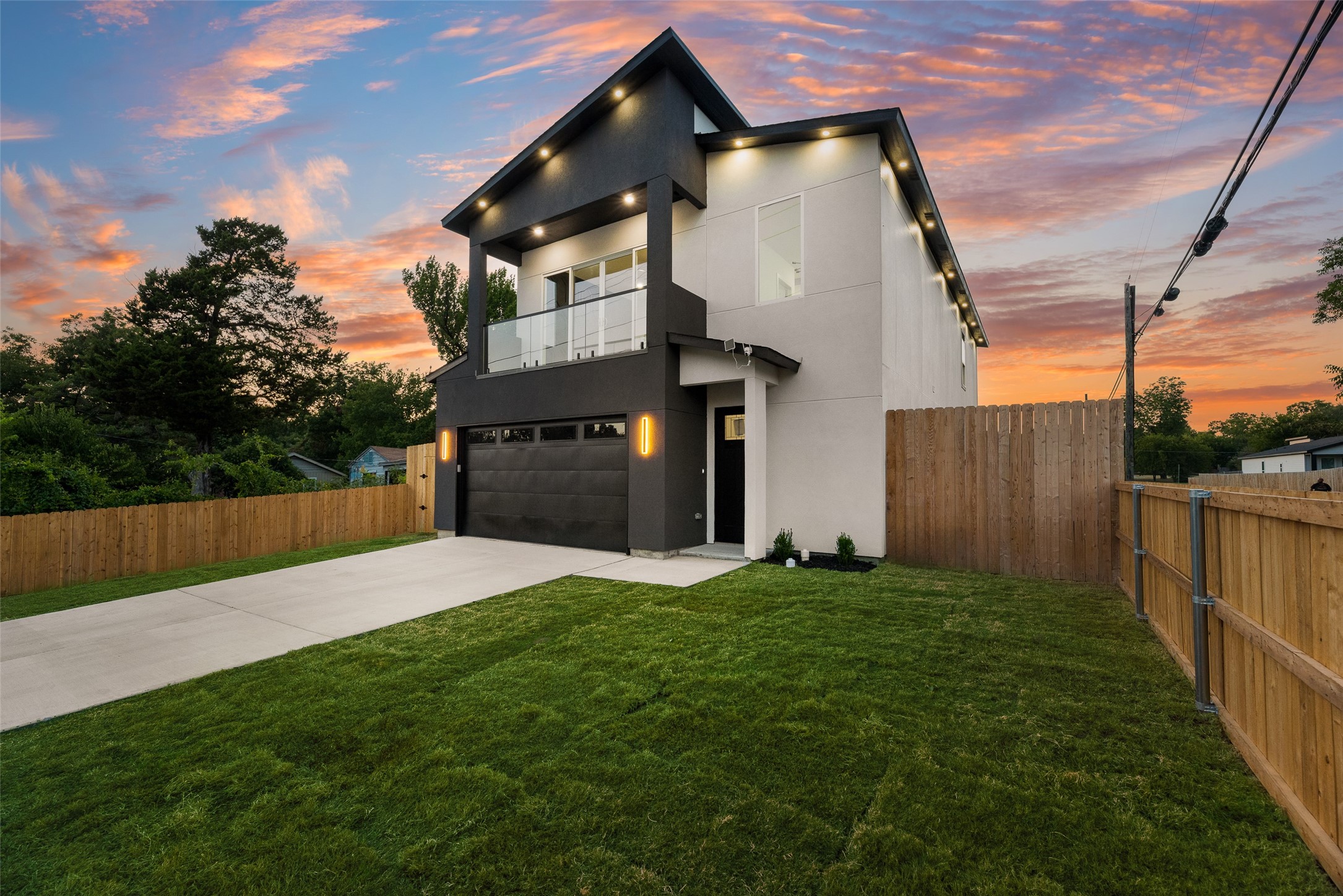 1651 E Overton Street Dallas TX 75216