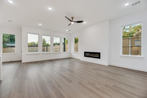 1651 E Overton Street Dallas TX 75216
