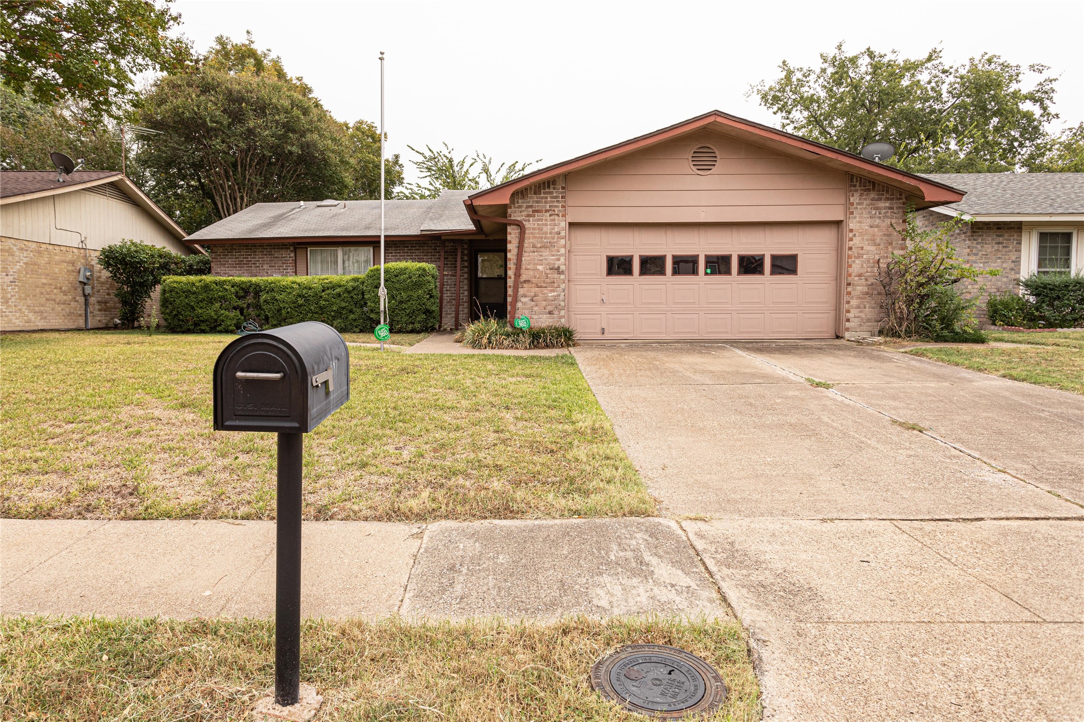 517 Lynne Drive Grand Prairie TX 75052