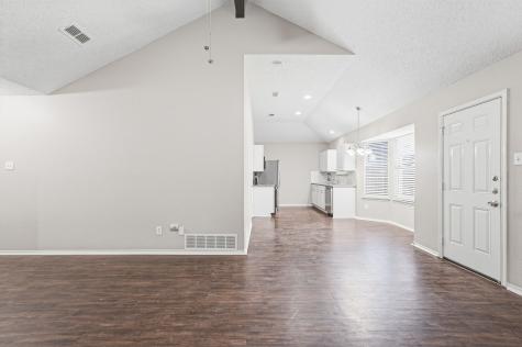 817 Ackers Drive Arlington TX 76001