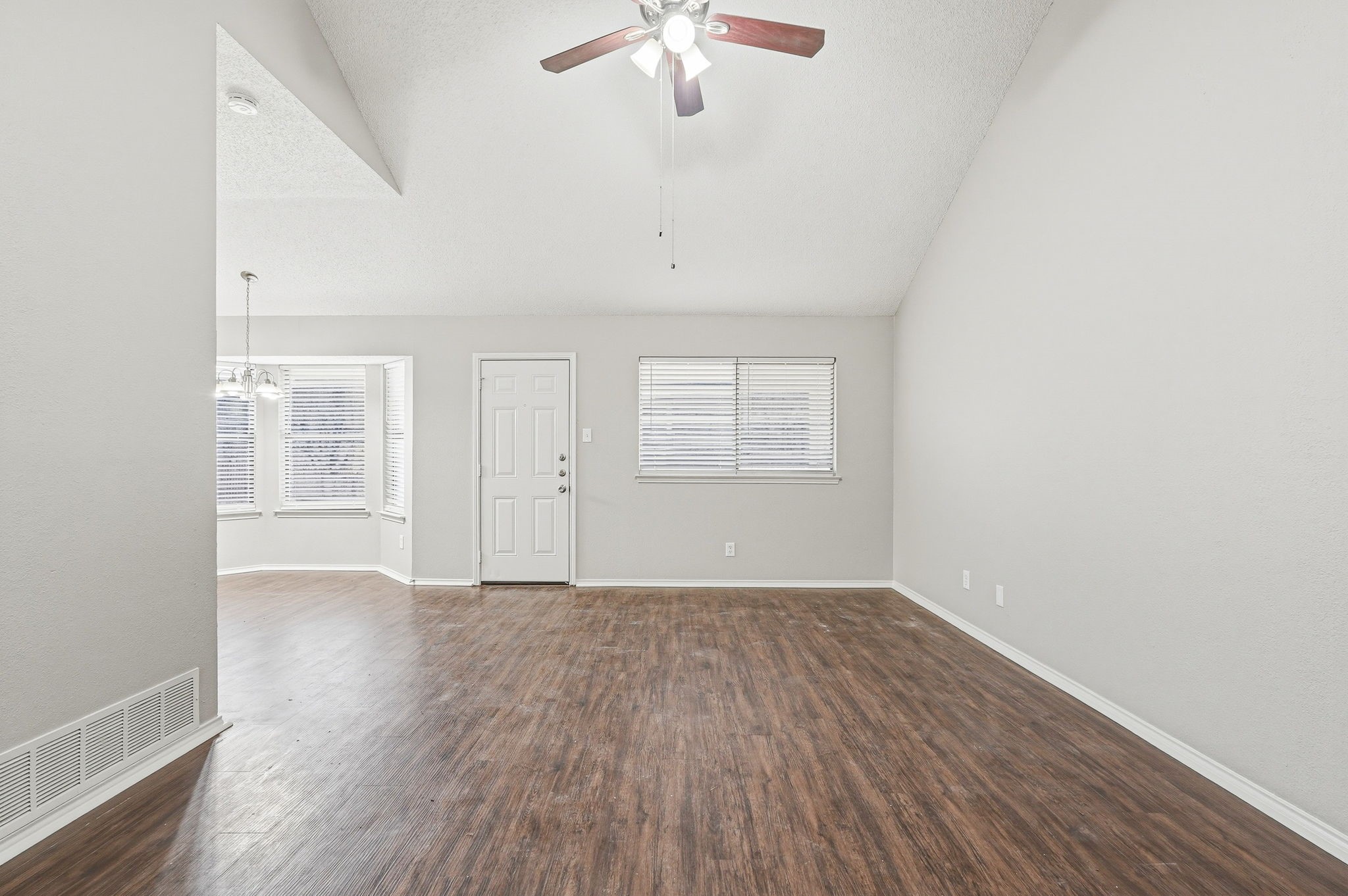 817 Ackers Drive Arlington TX 76001