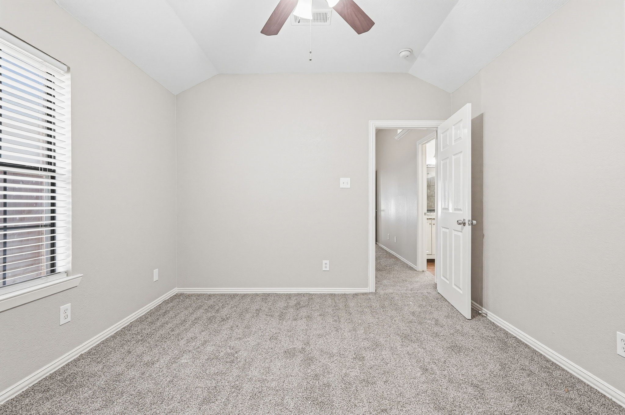 817 Ackers Drive Arlington TX 76001