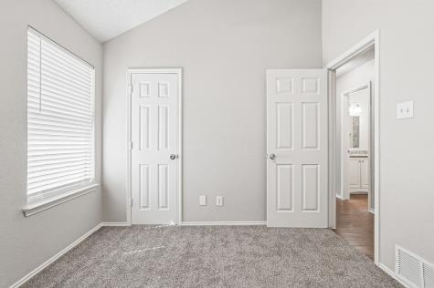 817 Ackers Drive Arlington TX 76001