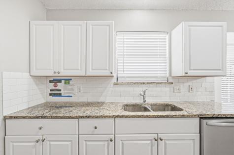 817 Ackers Drive Arlington TX 76001