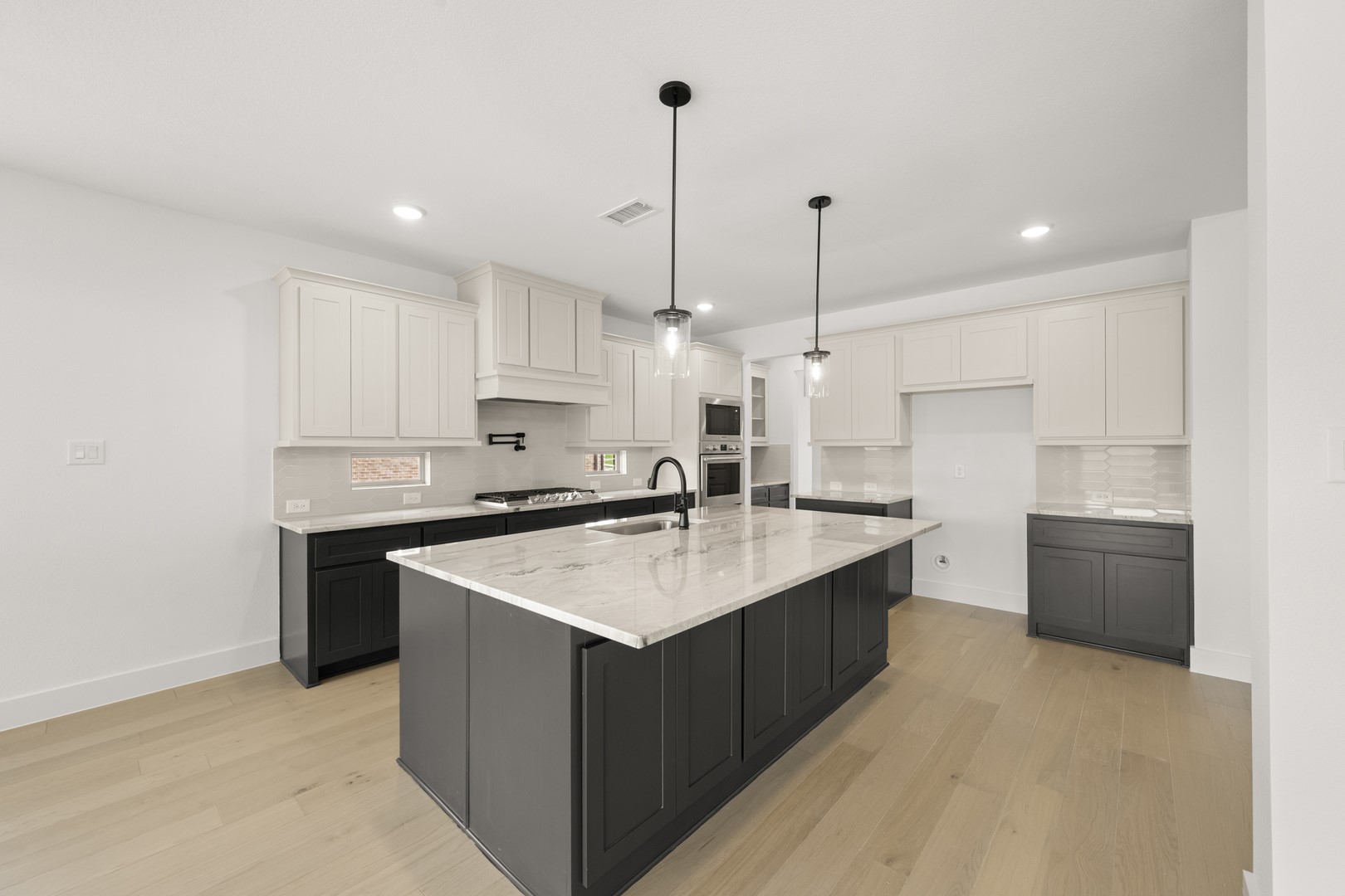1001 E Hidden Lakes Drive Desoto TX 75115