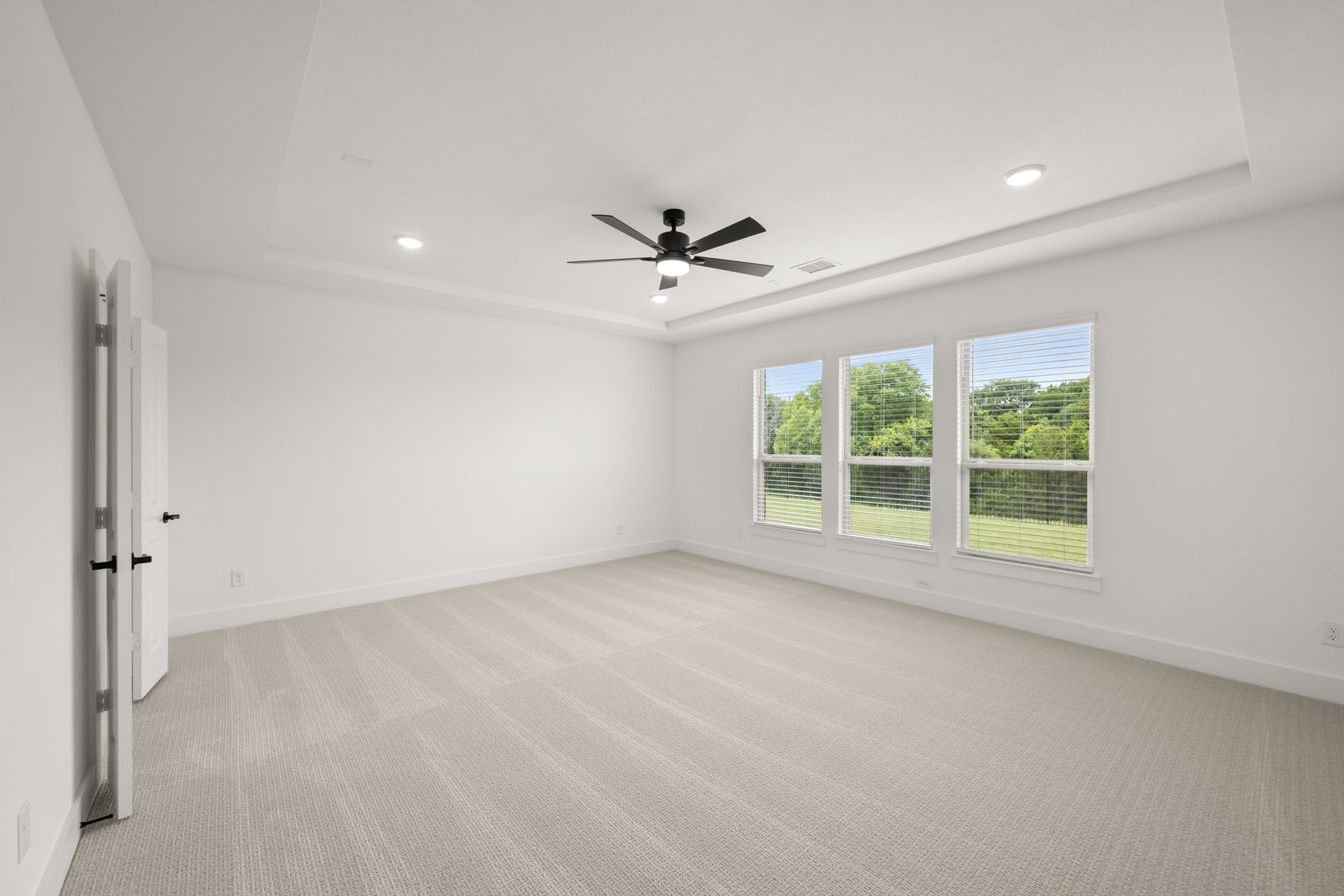 1001 E Hidden Lakes Drive Desoto TX 75115