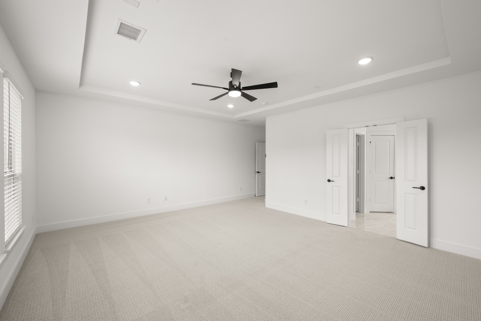 1001 E Hidden Lakes Drive Desoto TX 75115