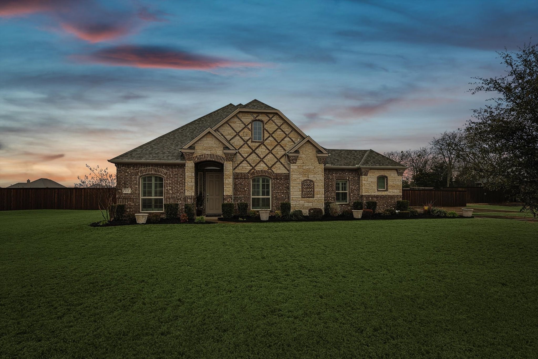 213 Mckinley Circle Waxahachie TX 75167
