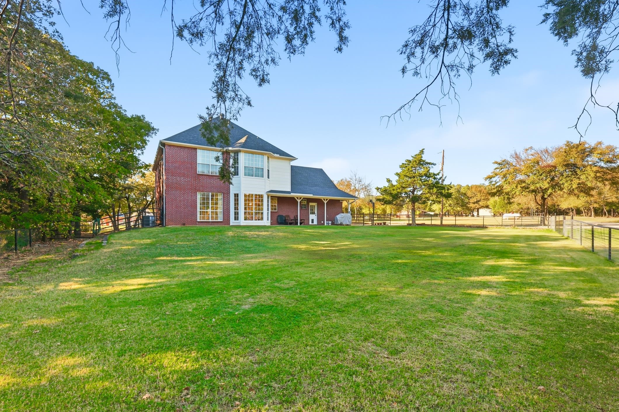 640 County Road 203 Collinsville TX 76233