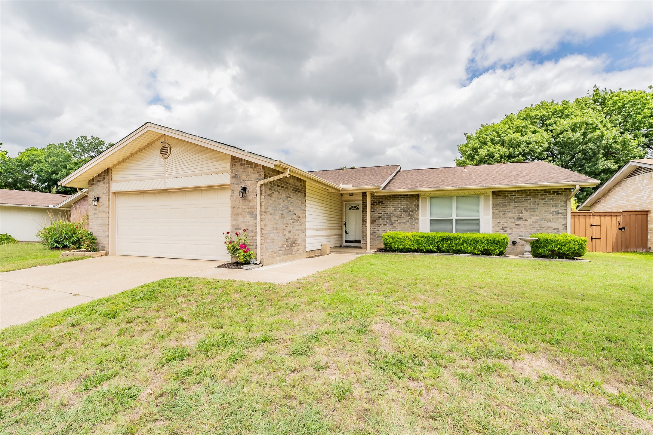 705 Salem Drive Arlington TX 76014