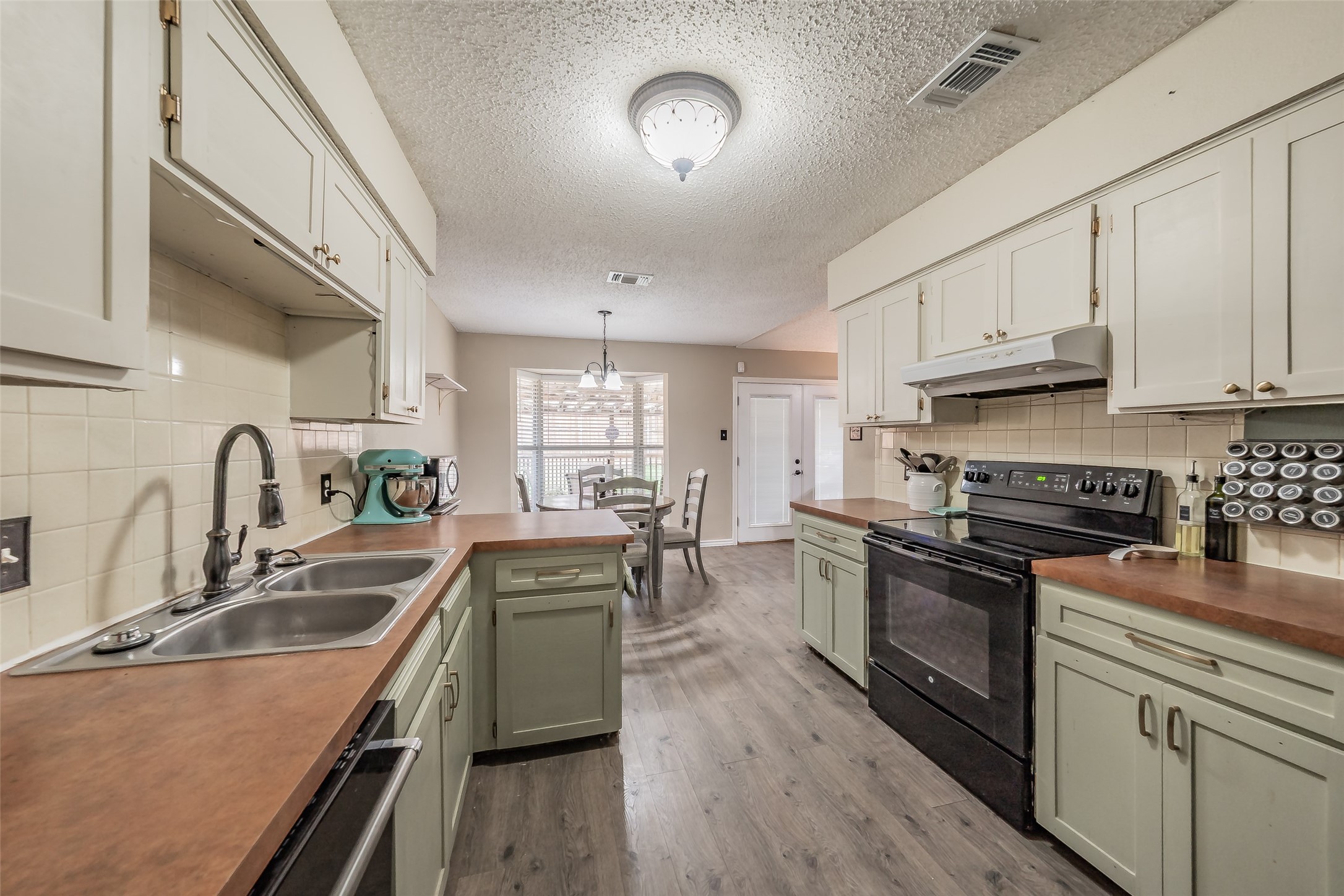 705 Salem Drive Arlington TX 76014