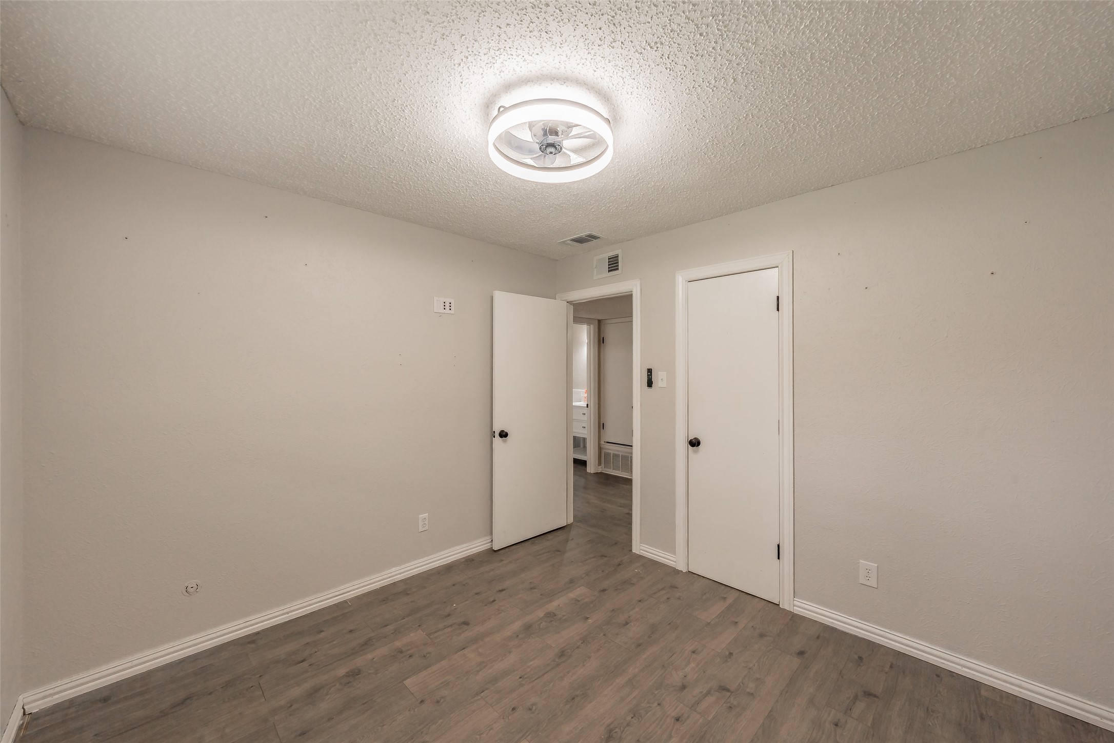 705 Salem Drive Arlington TX 76014
