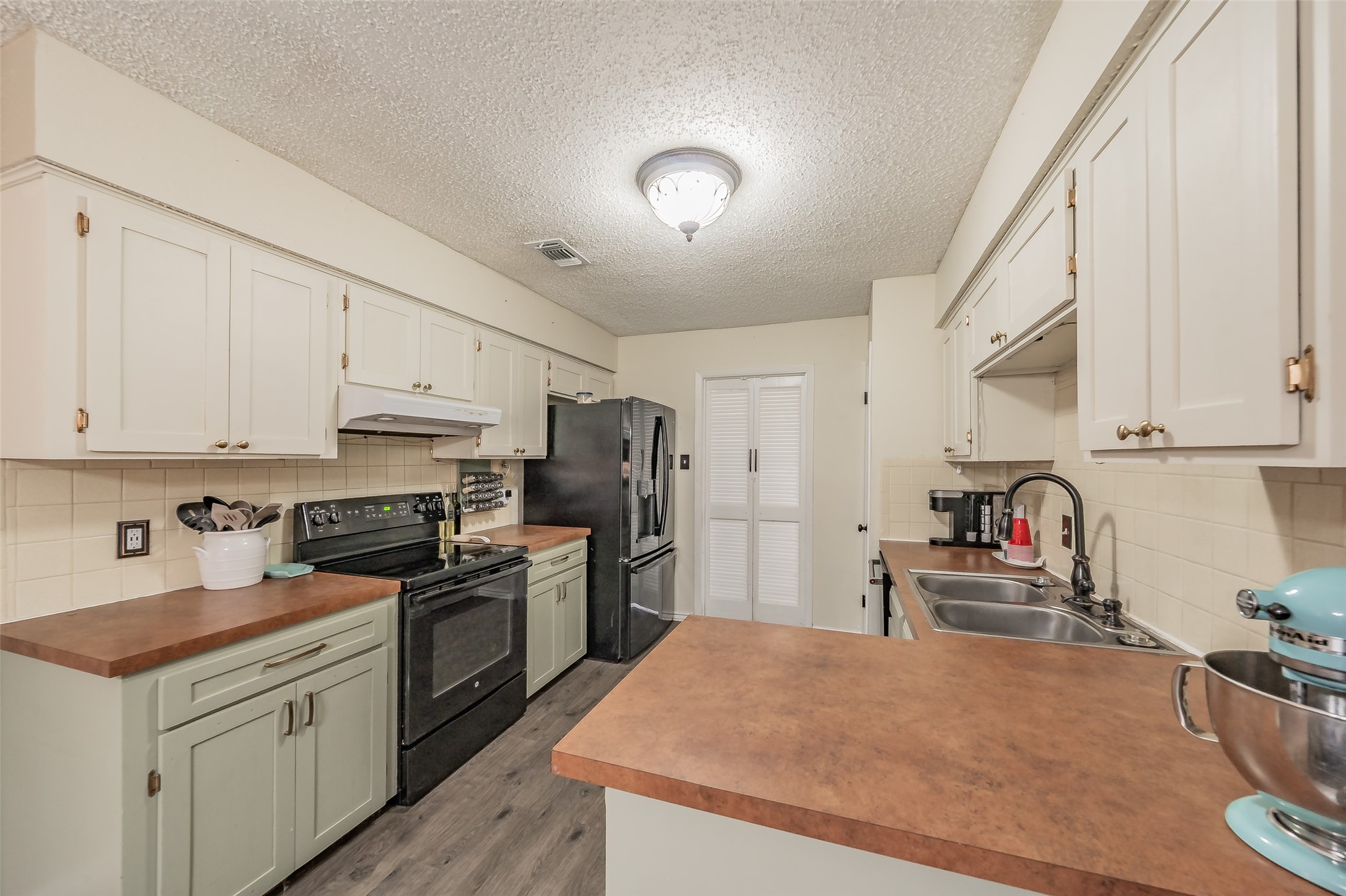 705 Salem Drive Arlington TX 76014