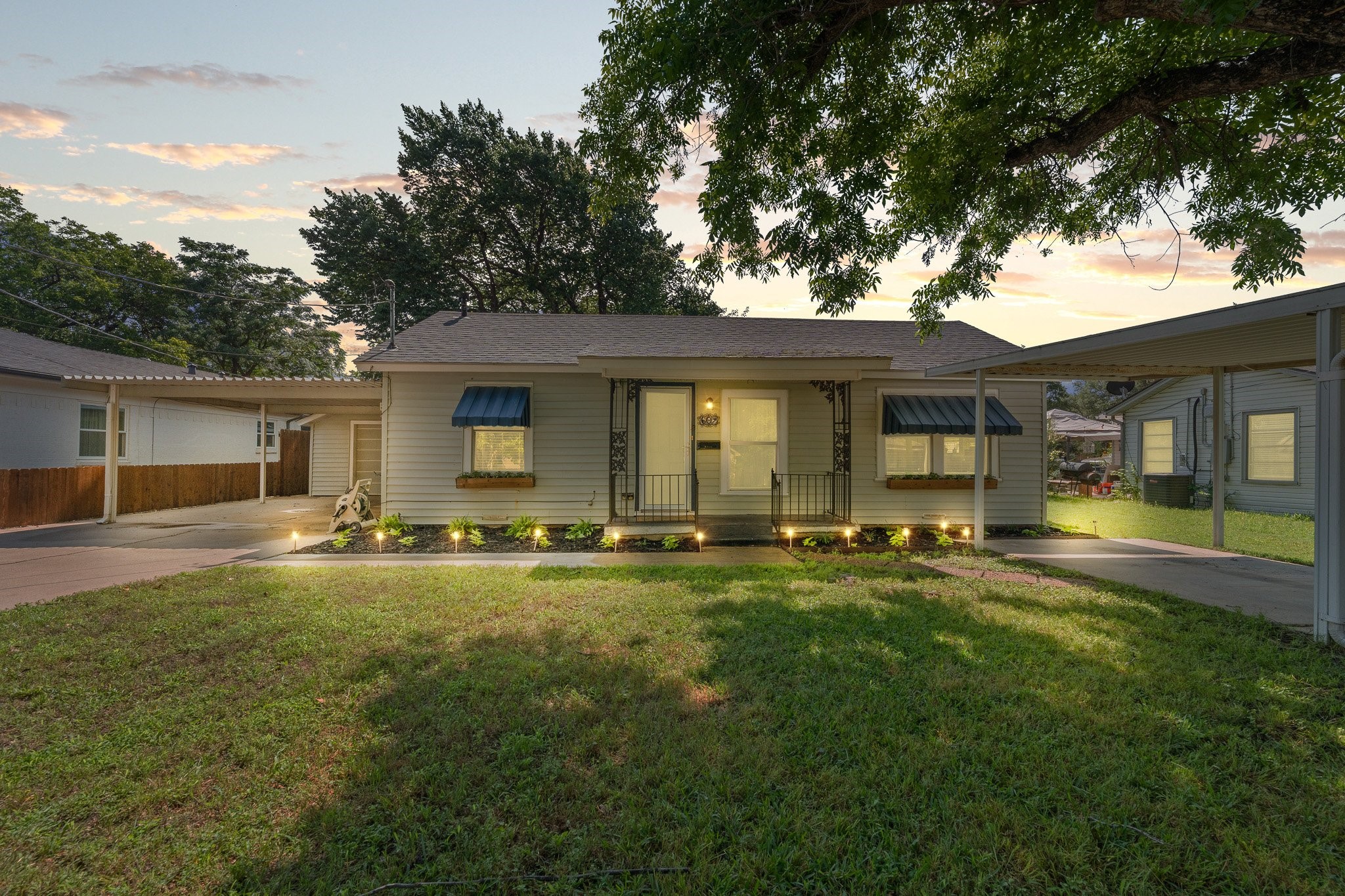 602 Harrisdale Avenue River Oaks TX 76114