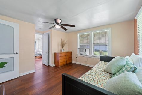 602 Harrisdale Avenue River Oaks TX 76114
