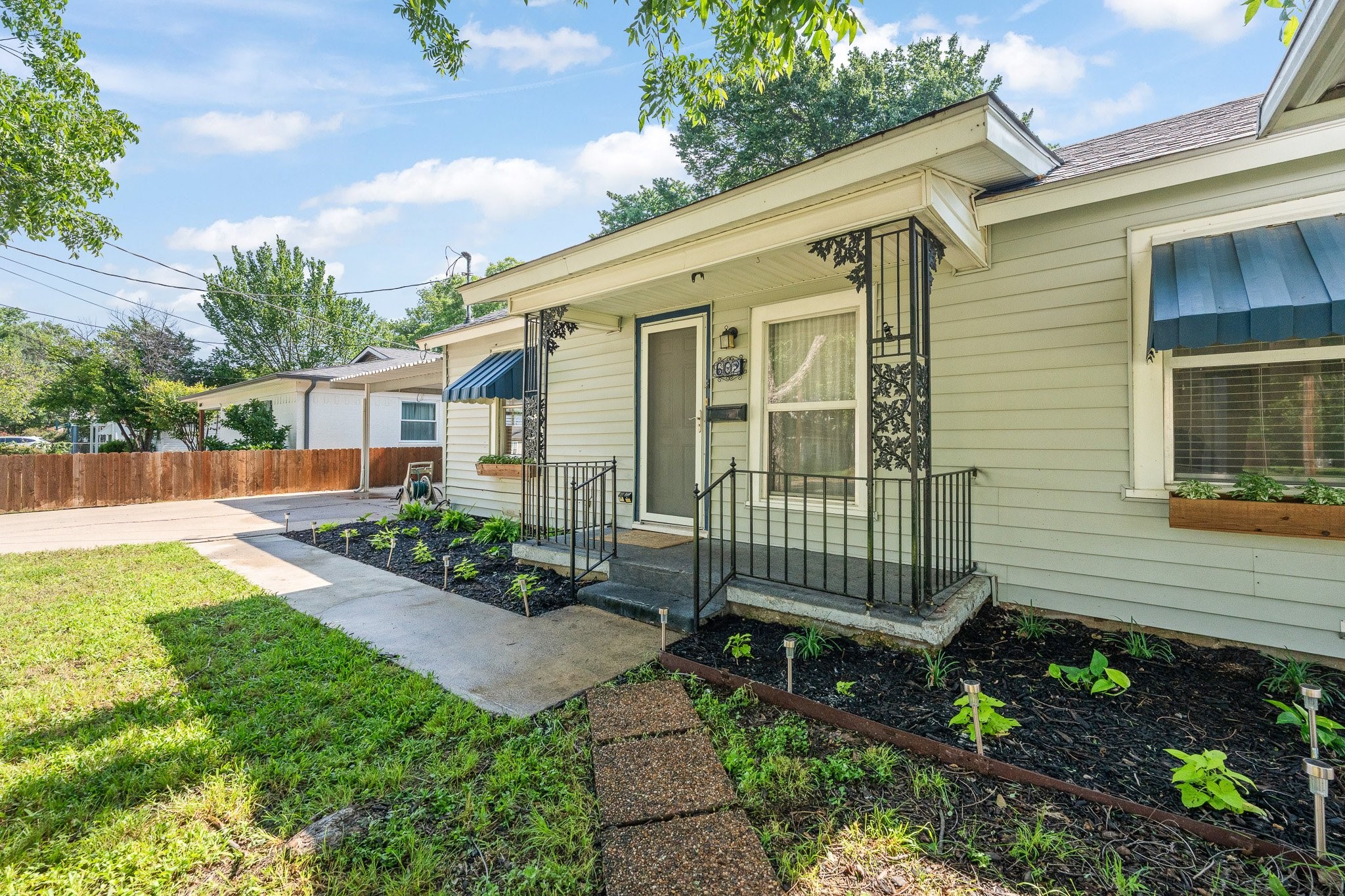 602 Harrisdale Avenue River Oaks TX 76114