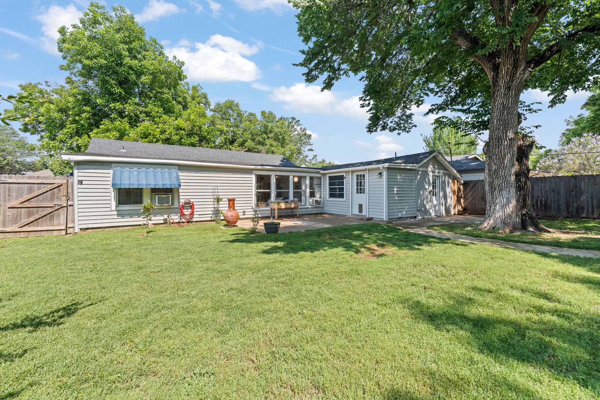 602 Harrisdale Avenue River Oaks TX 76114