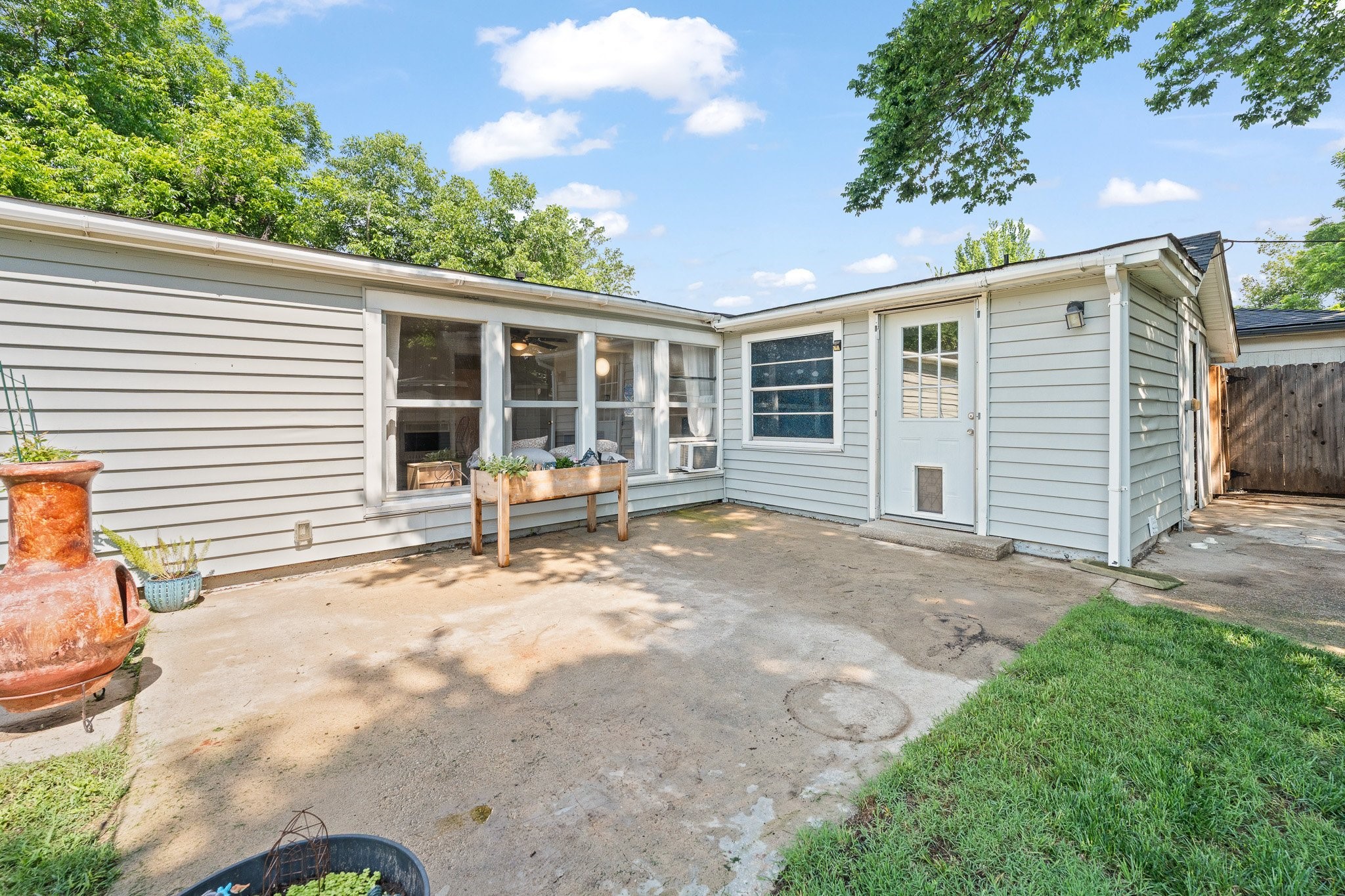 602 Harrisdale Avenue River Oaks TX 76114