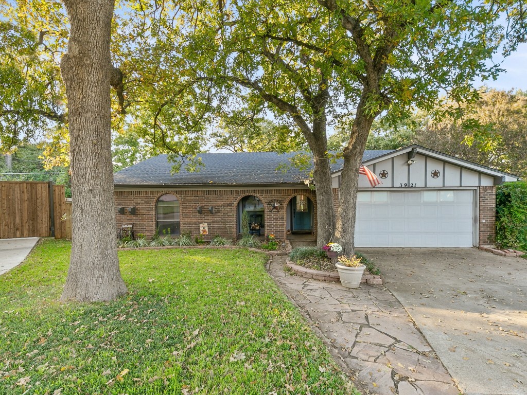 3921 Woodruff Court Arlington TX 76017