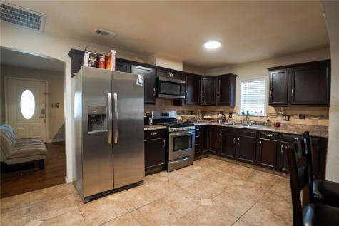 1114 Alexander Street Irving TX 75061