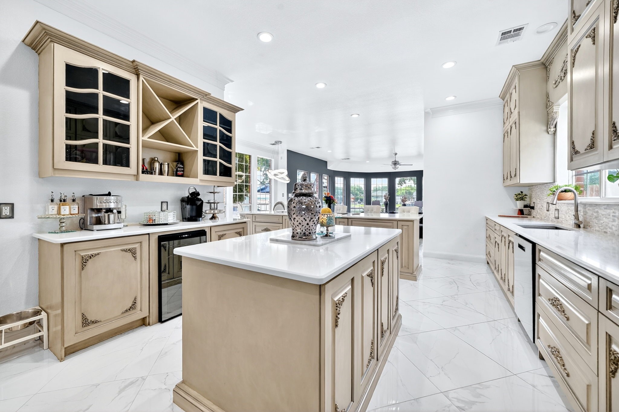 328 Leeward Circle Azle TX 76020