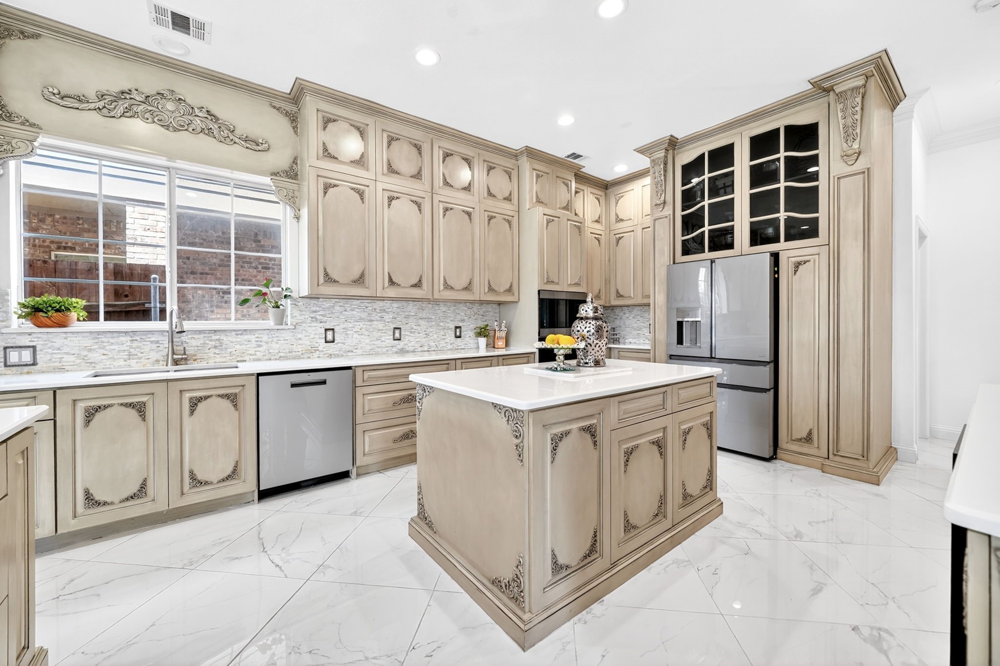 328 Leeward Circle Azle TX 76020