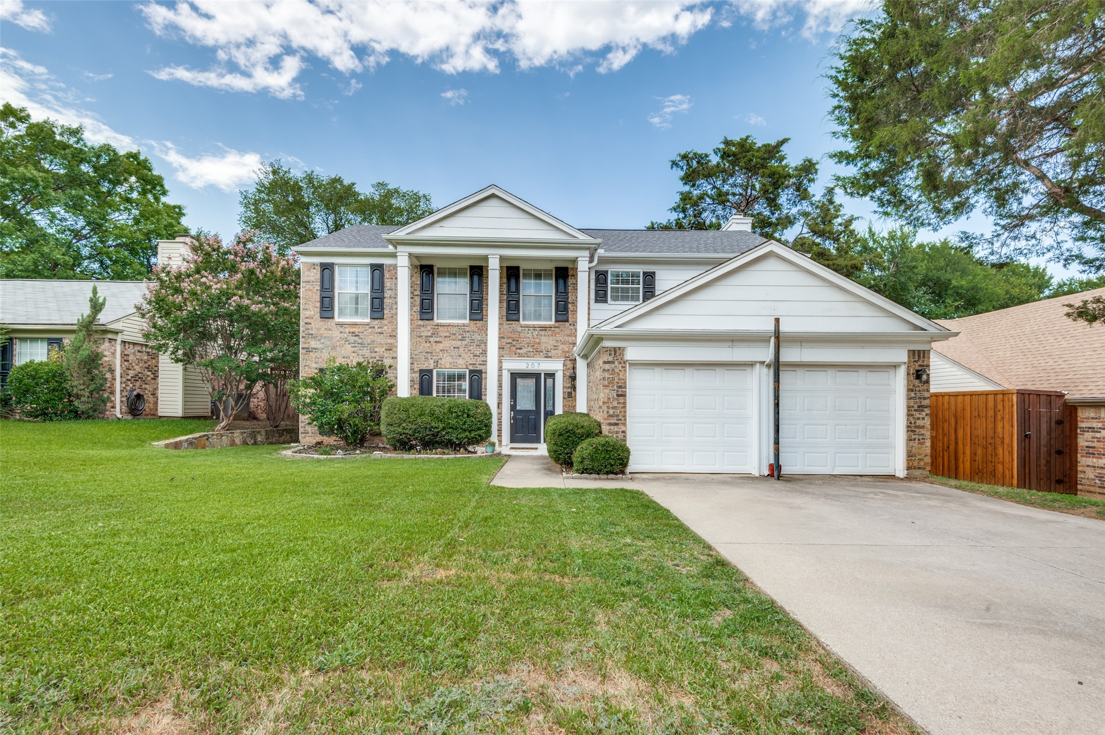 207 Wooddale Euless TX 76039