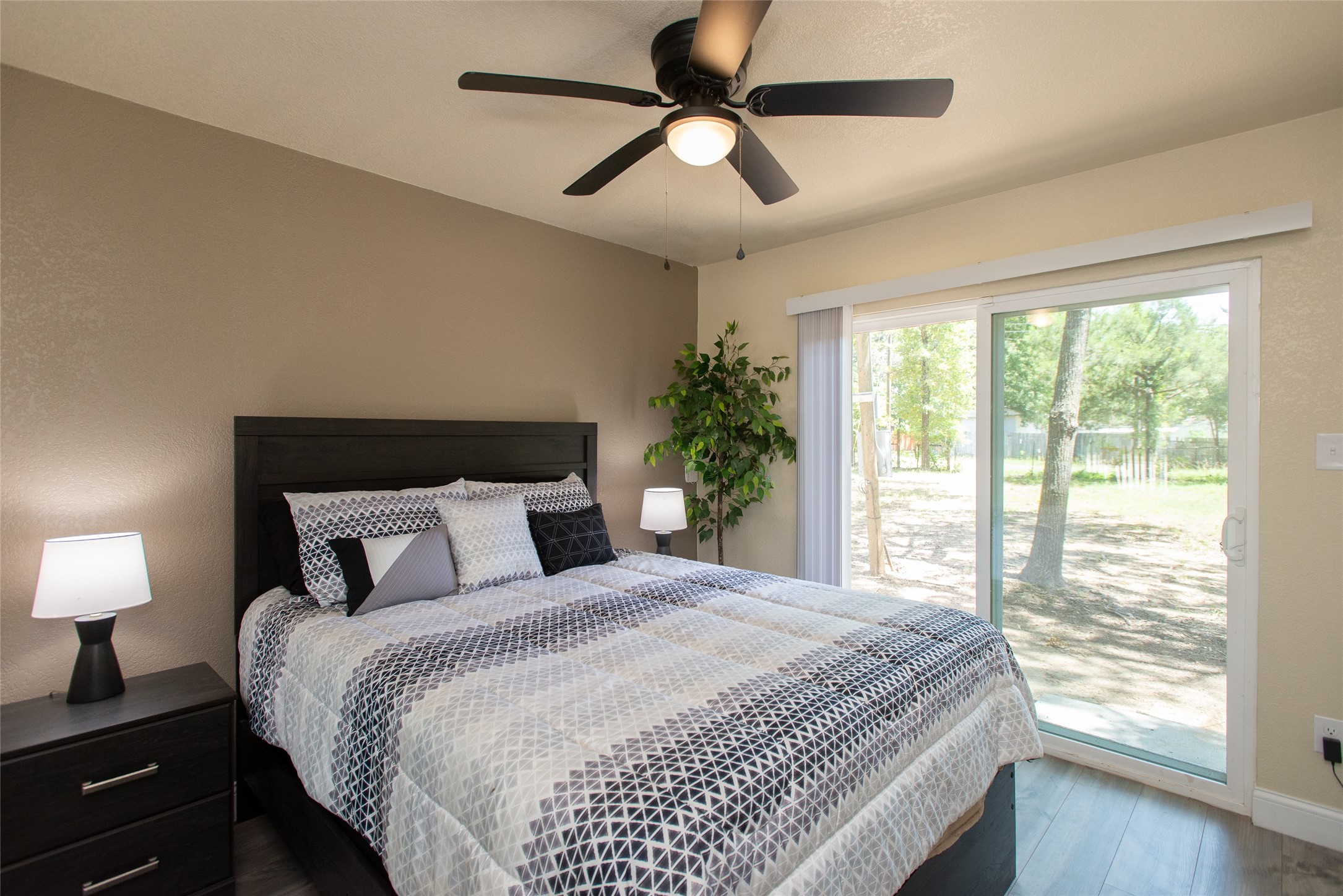 6120 Payne Road Log Cabin TX 75148