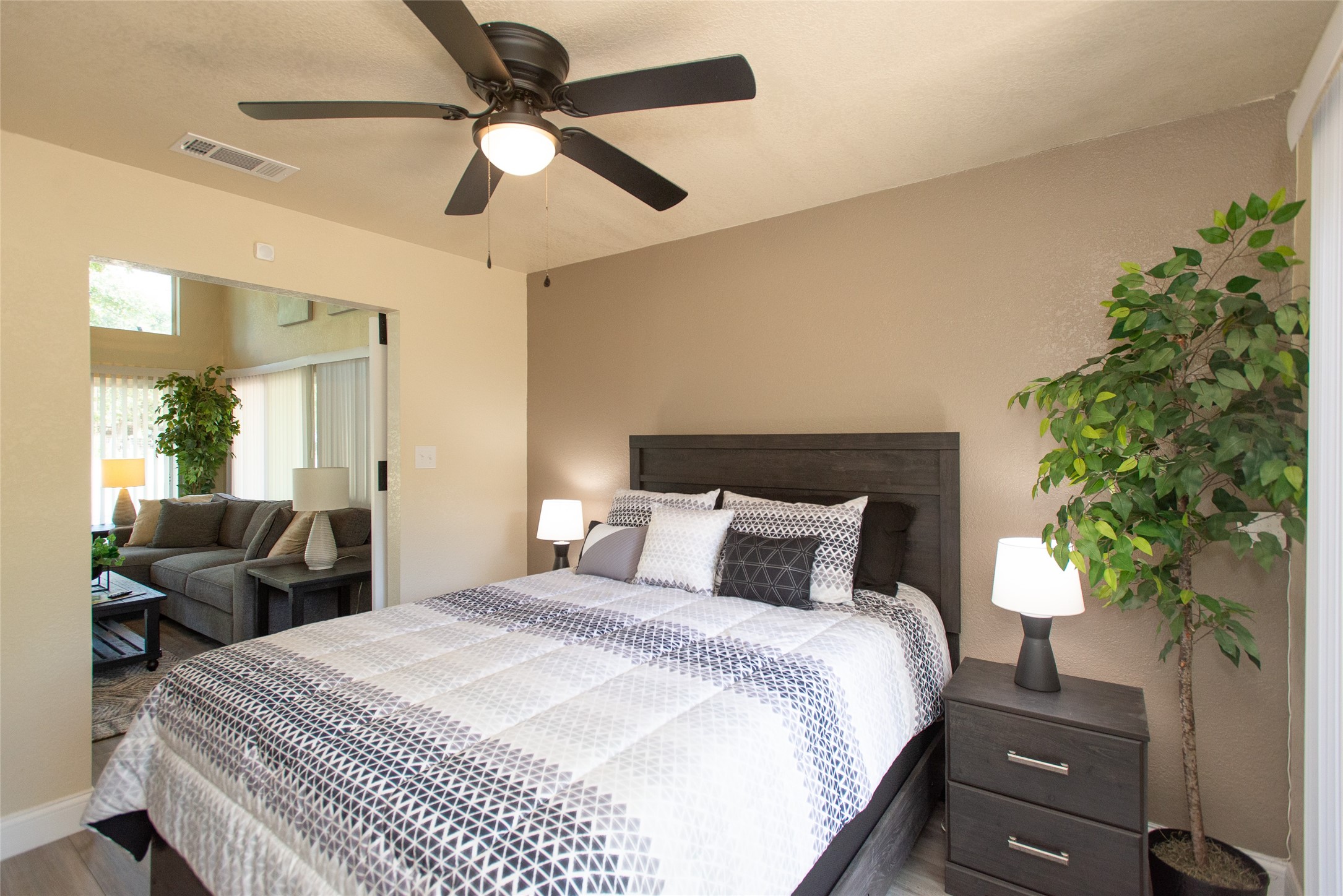 6120 Payne Road Log Cabin TX 75148