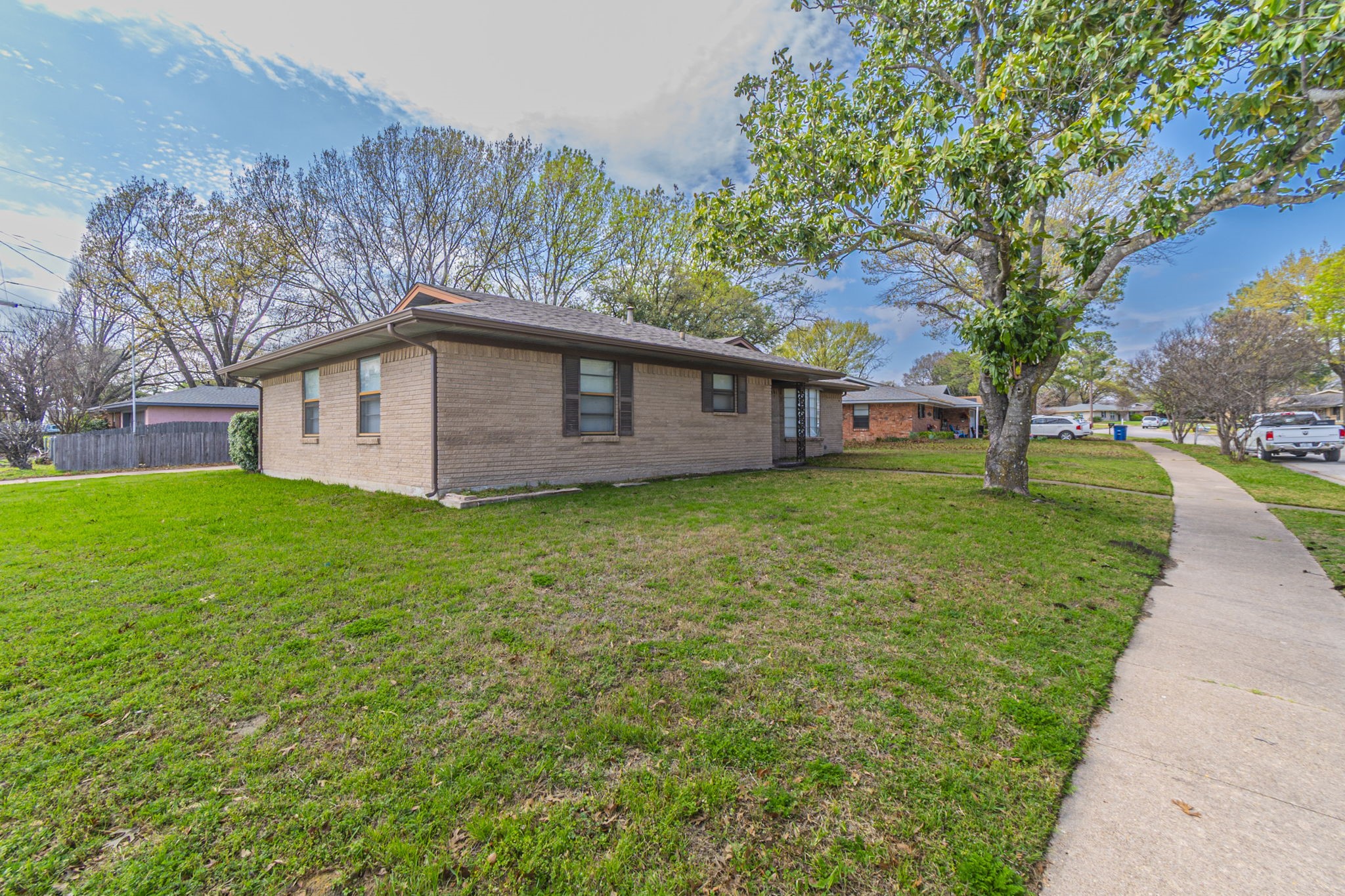 1201 Crestridge Street Ennis TX 75119