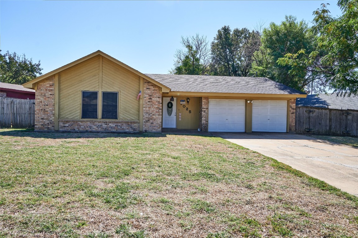 1025 Fox River Lane Fort Worth TX 76120