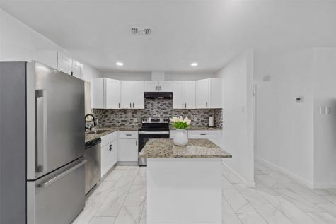 434 W Phillips Court Grand Prairie TX 75051