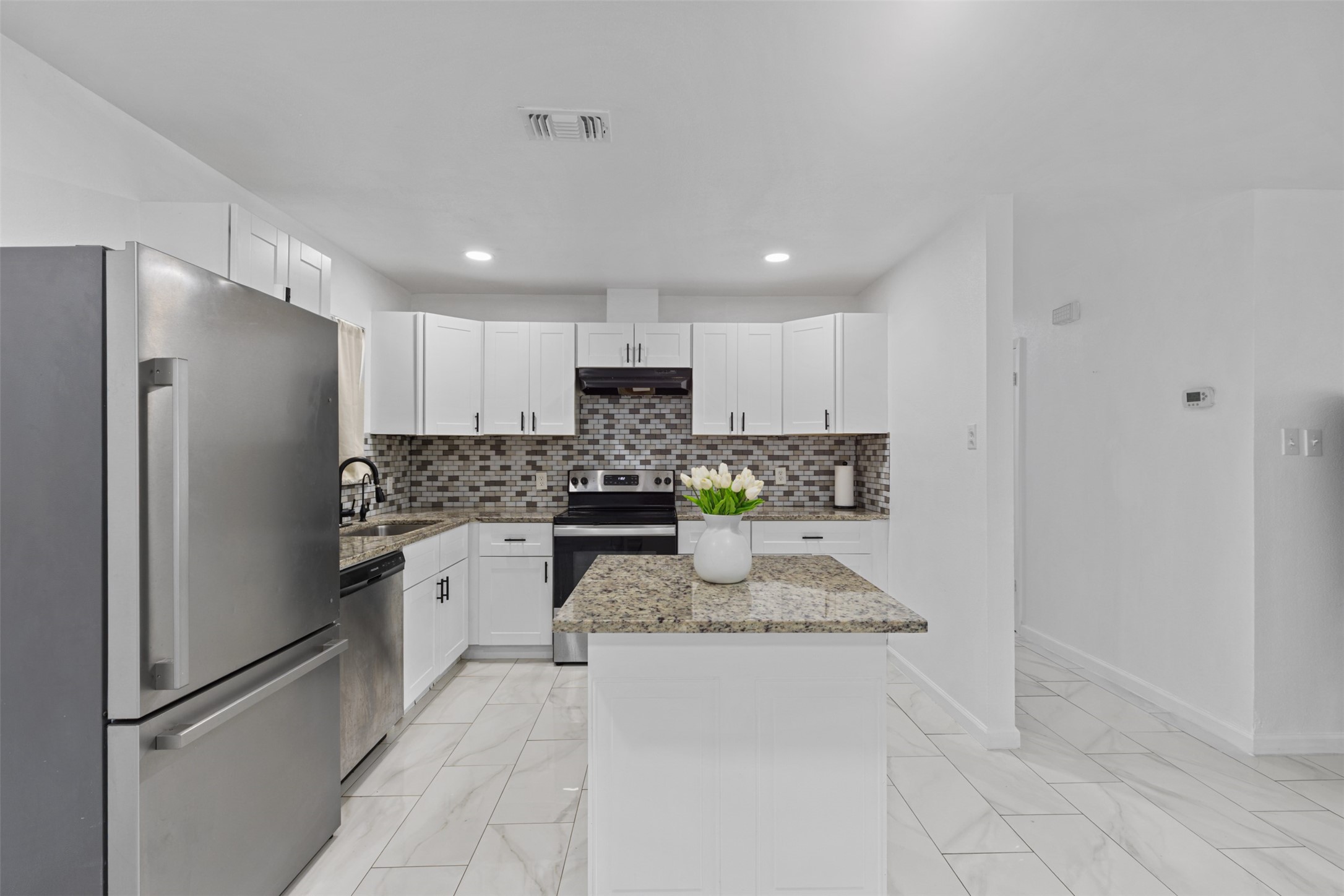 434 W Phillips Court Grand Prairie TX 75051