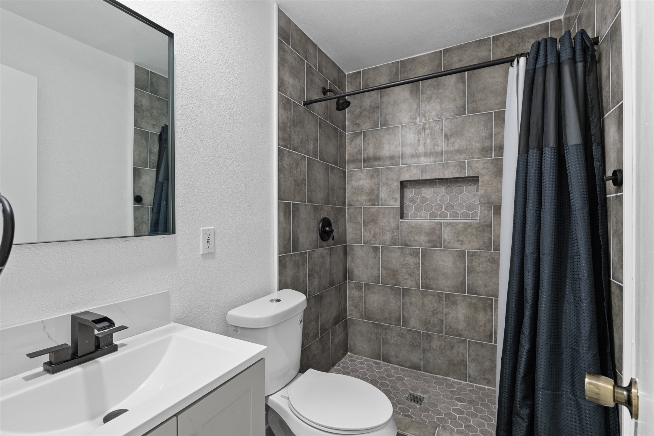 434 W Phillips Court Grand Prairie TX 75051